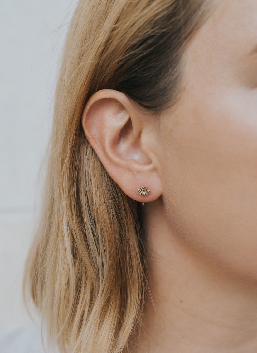 Icon Huggies - Lotus Flower - Gold Earrings