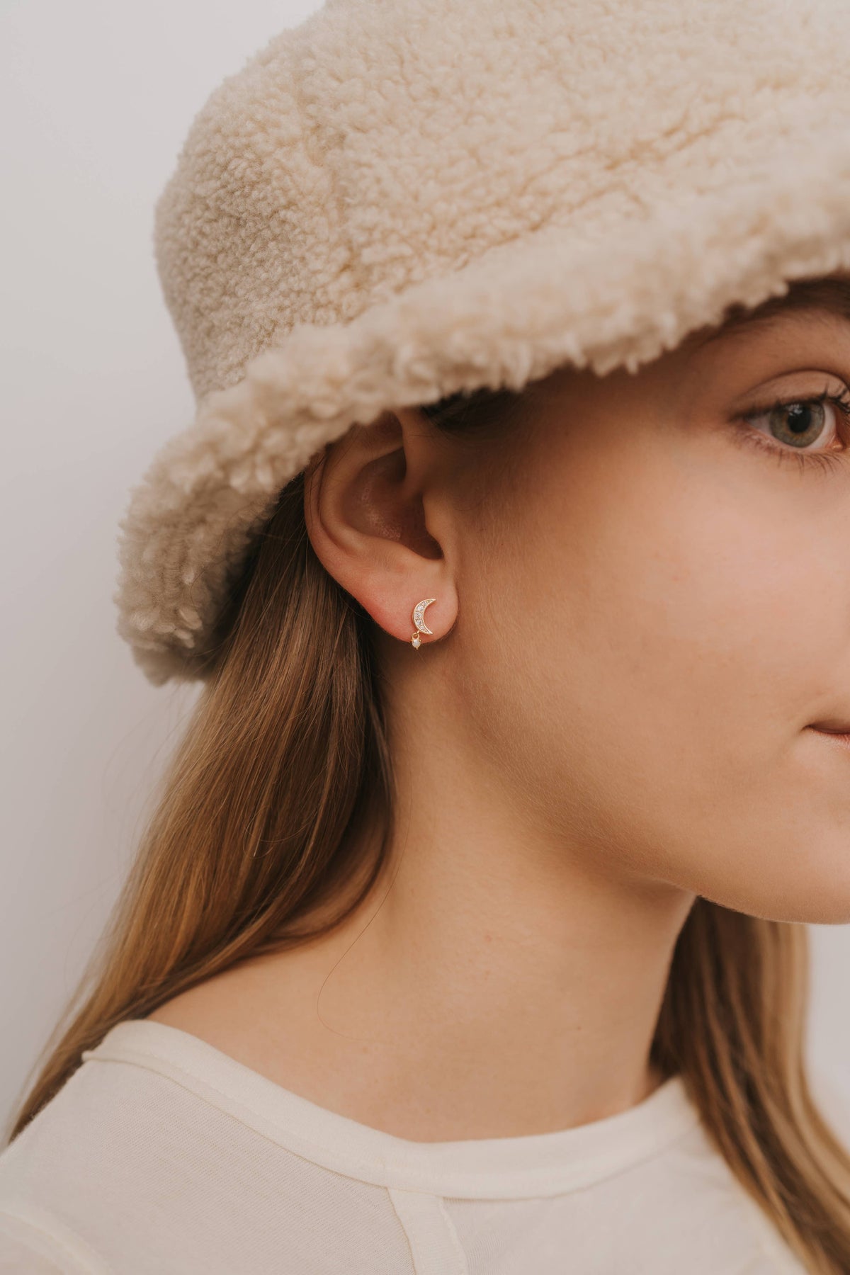 Moon Drop - Mother of Pearl - Gold Earrings