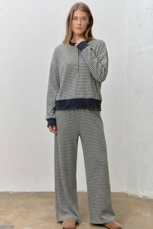 STRIPED CONTRAST HEM LONG SLEEVE TOP