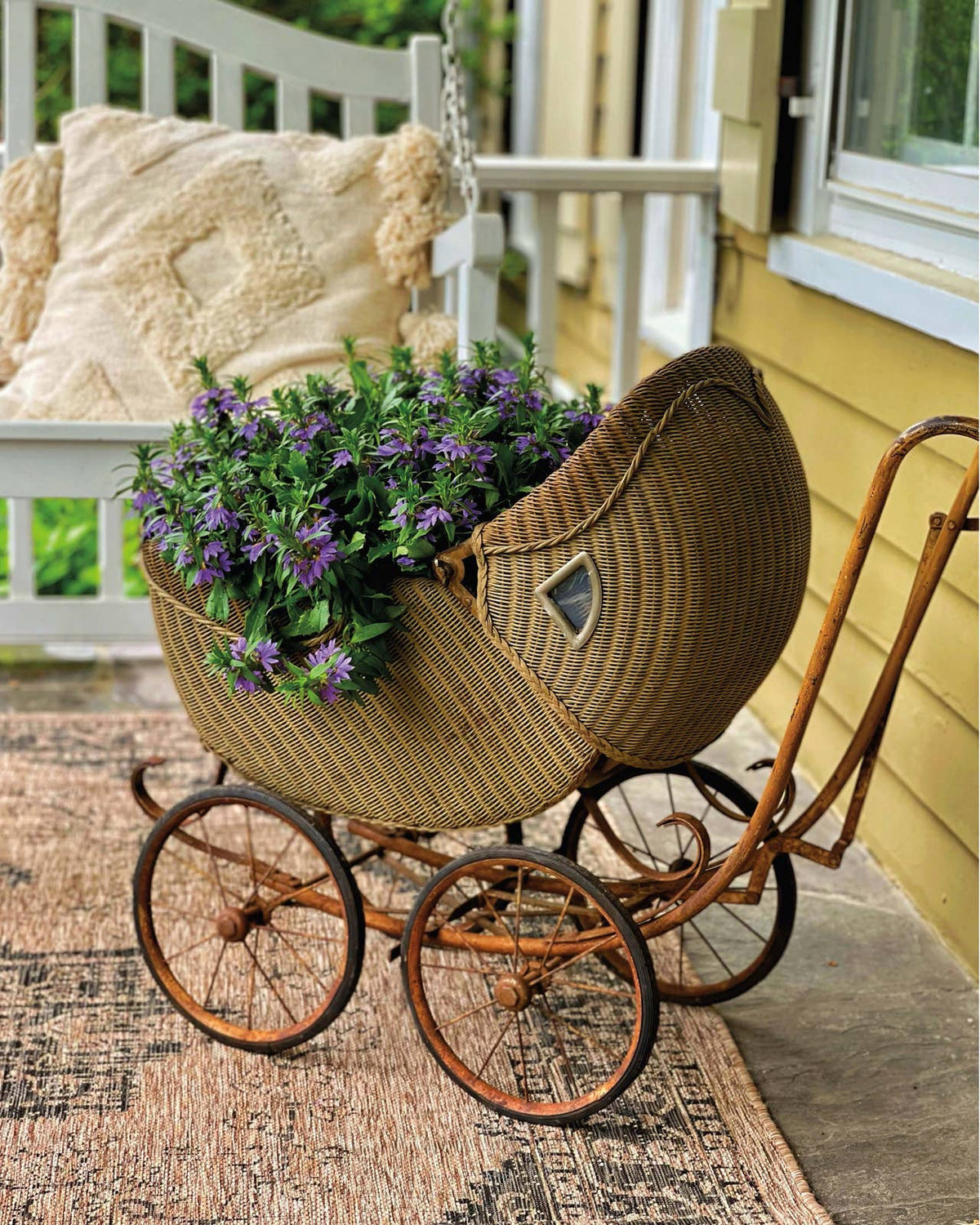 Bricks ‘n Blooms Guide/Beautiful & Easy Care Flower Garden