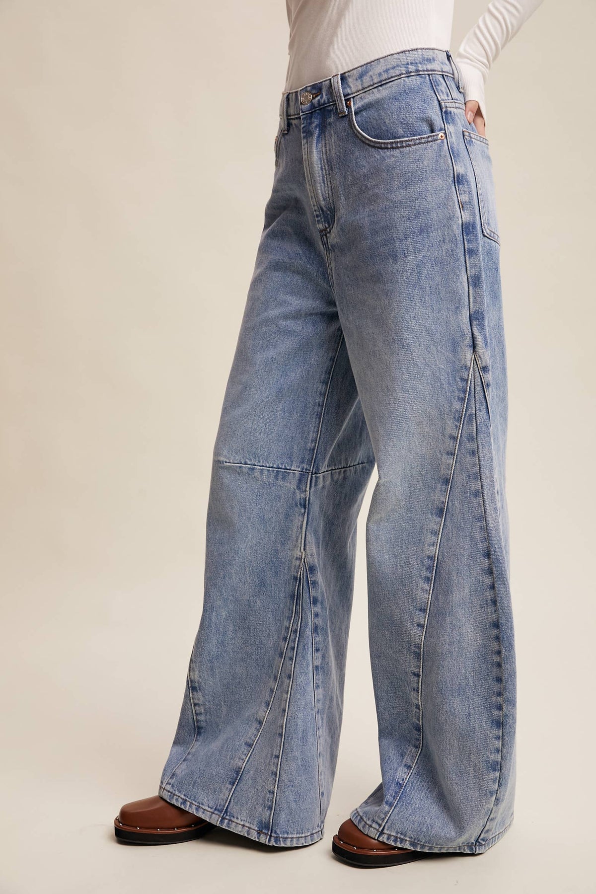 Wide-Leg Panel Detail Jeans